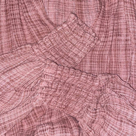 Free People One. Smocked blouse. Tea berry color Medium - Picture 3 of 5